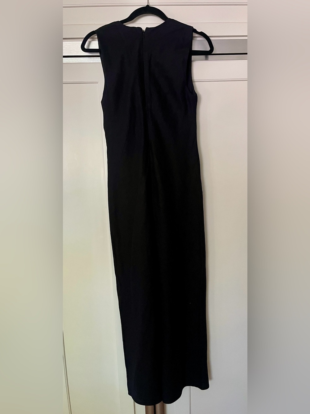 Abercrombie and Fitch Beaded Plunge Linen-Blend Maxi Dress - Picture 6 of 8